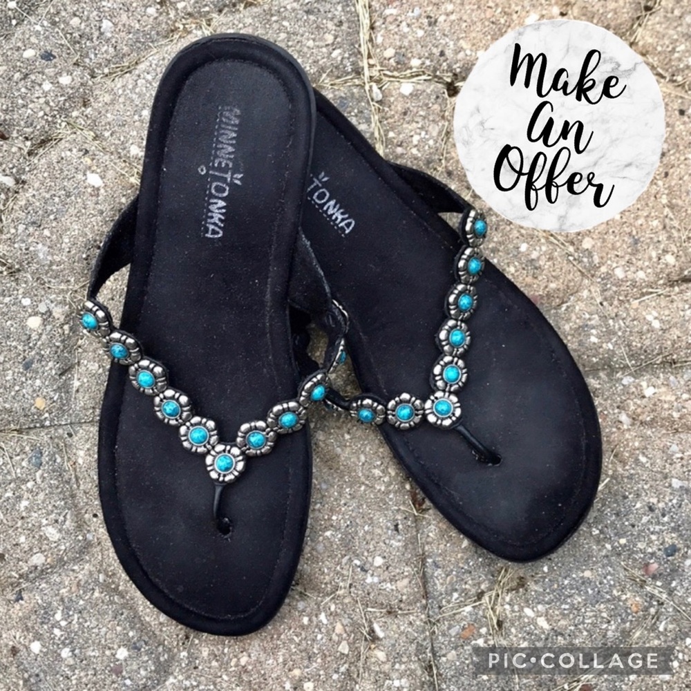 Minnetonka Black Sandals Silver Turquoise Detail